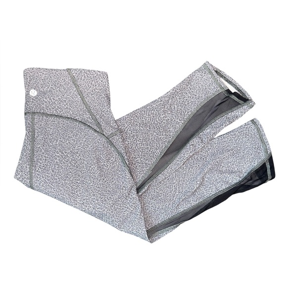 Lululemon Train Times Crop 17" Size 6 Black Mesh White Full-onLuxtreme ALO Vuori - Picture 6 of 13